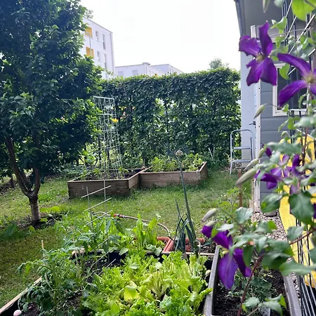 Urban Garden Retreat In South Lejlighed *