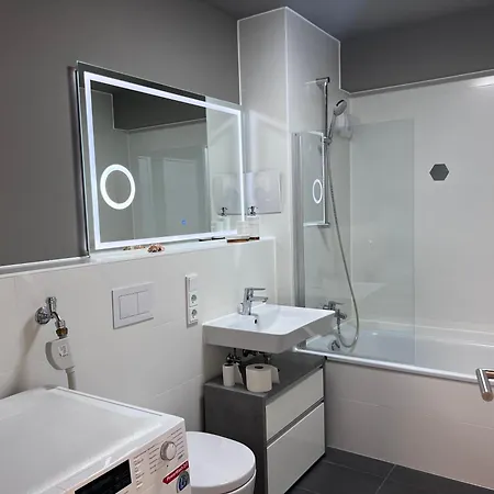 Apartmán Bright New 43m2 With A Beautiful Garden